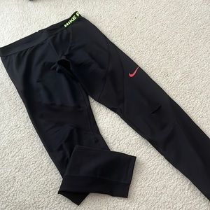 Nike Pro Black HyperWarm legging